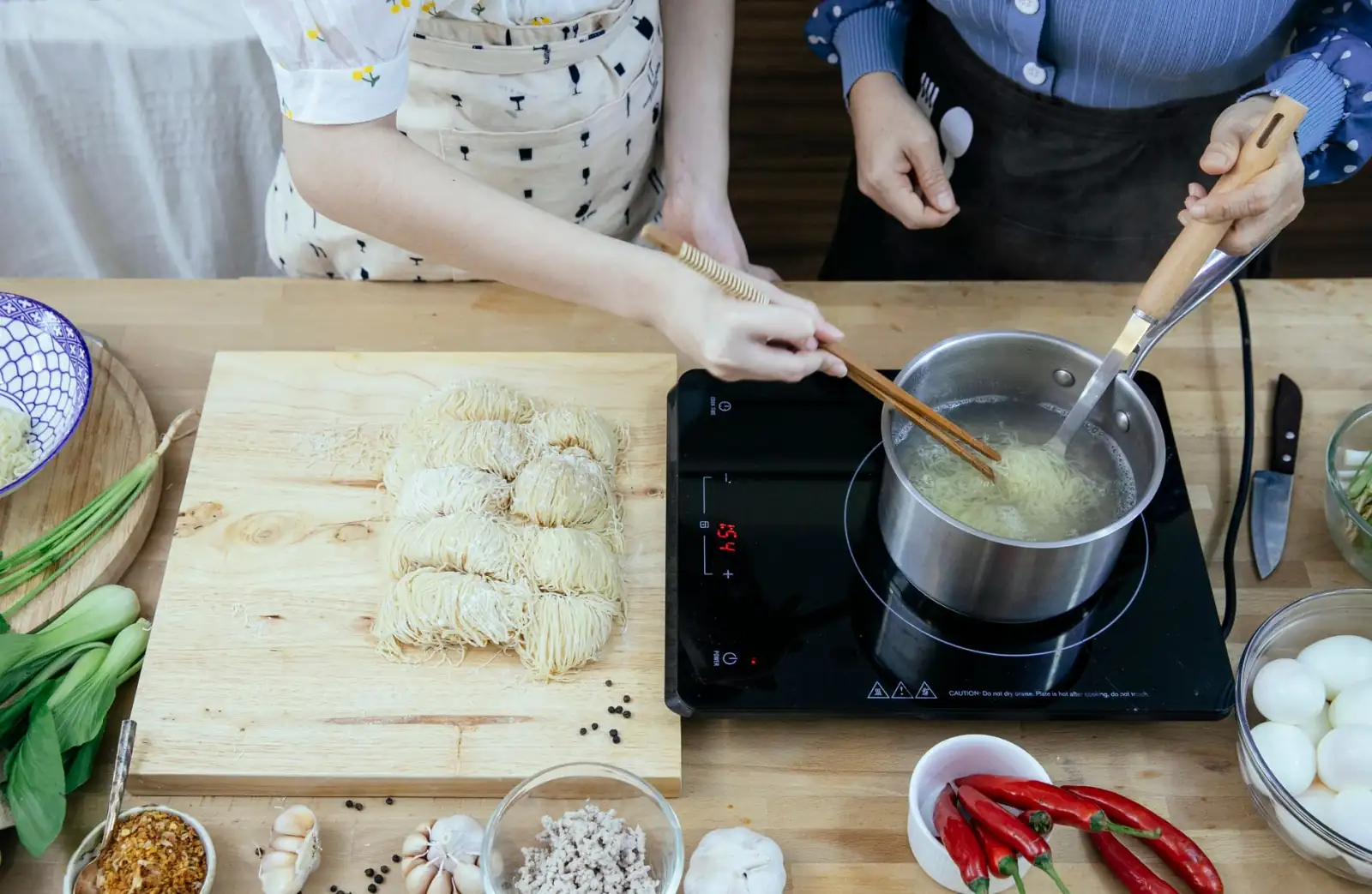 移动端软件光盘与APP软件光盘的介质差异及应用场景解析