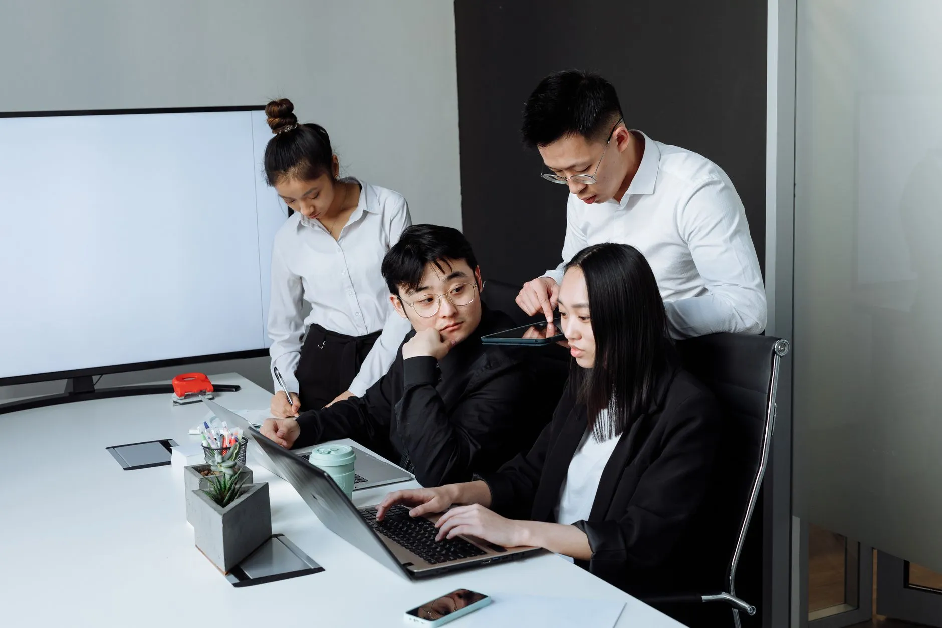 移动端软件光盘与小程序软件光盘的技术选型对比：海南企业如何选择轻应用软件载体
